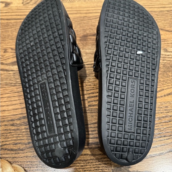 Micheal Kors Finnie Slide Sandals - Picture 3 of 3